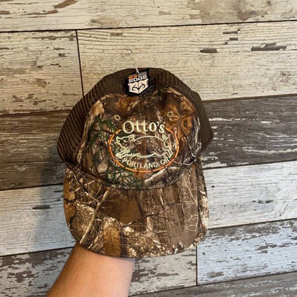 Realtree Other - NWT RealTree Otto's Camo Hunting Trucker Cap